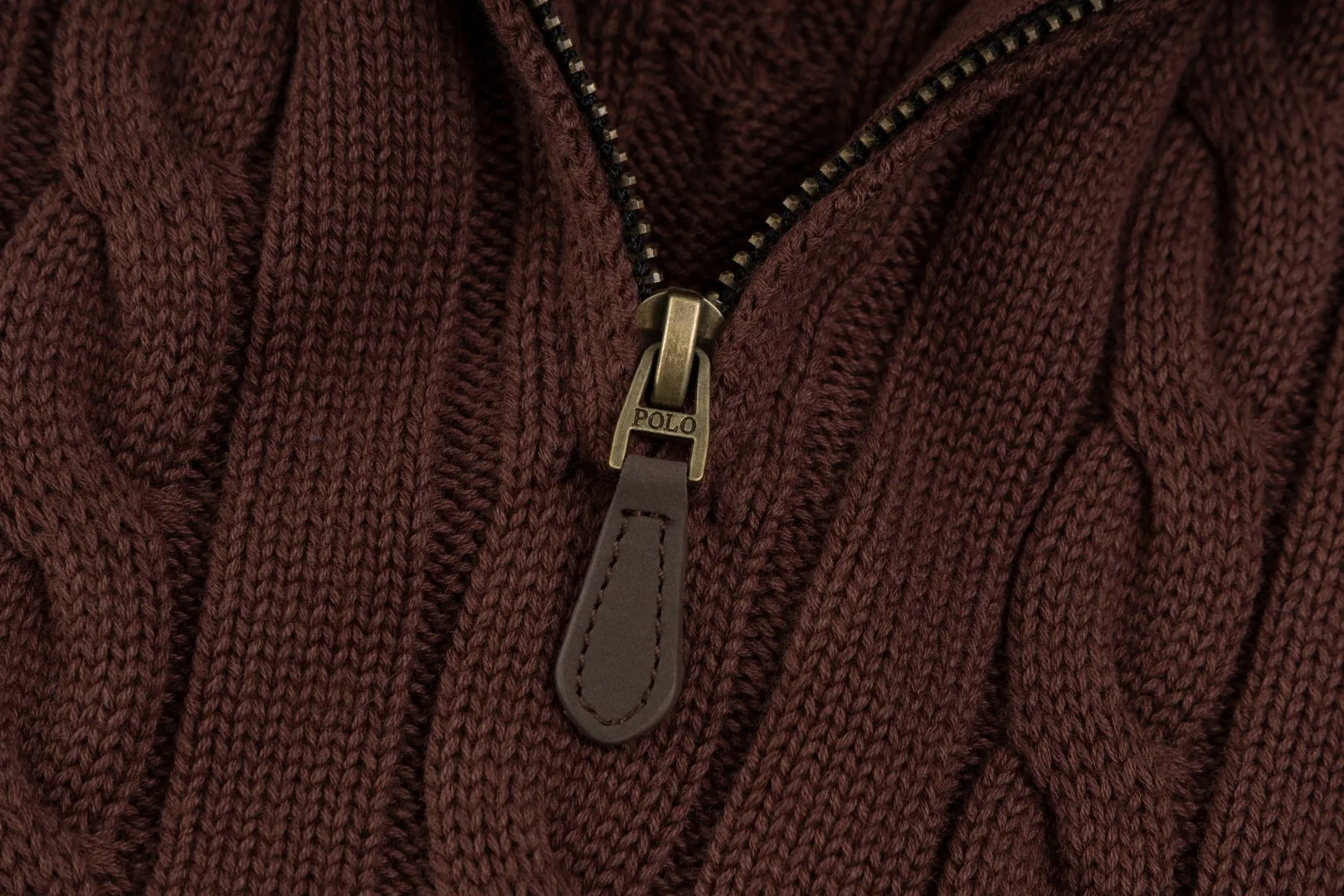 P236 #R92 RALPH LAUREN Ralph Lauren fifteen colors classic small label embroidery logo turtleneck pullover half-zip knitted cable sweater with high-density LOGO embroidery on the chest and original customized tag accessories. Made of pure cotton yarn, pure cotton is skin-friendly and comfortable, small label war horse embroidered twist turtleneck sweater 🐎 high quality, follow the blogger to learn how to wear it! Let’s buy a Ralph Lauren cable sweater. It’s a super hard-to-find series after it became popular. It’s hard to find one on the official website. It’s simple and practical to wear, with a lazy and loose feel. The thickened fabric has more texture, feels soft and delicate, and has a loose fit. Whether worn alone or layered, you can wear different styles of fashion with just one piece!   Size：XS S M L